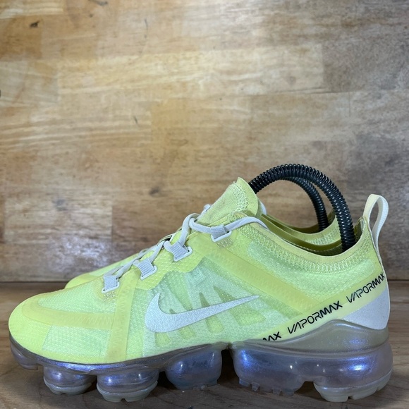 Nike Air VaporMax 2019 SE Womens Size 7.5 Running Shoes Sneakers Luminous Green - Picture 4 of 11